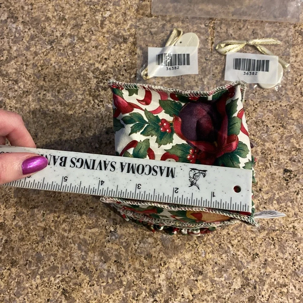 Longaberger Liner Let it Snow Tree Trimming 2683272 2 Tie ons 36382 Christmas